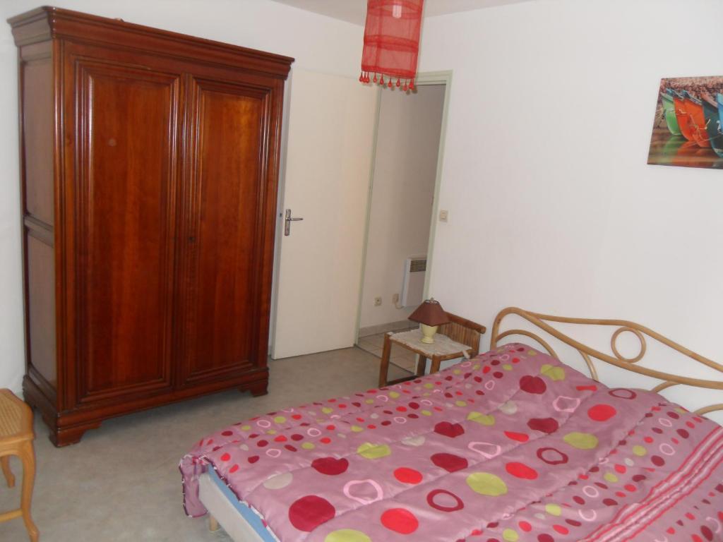 Gites De Mer Port-en-Bessin-Huppain Room photo