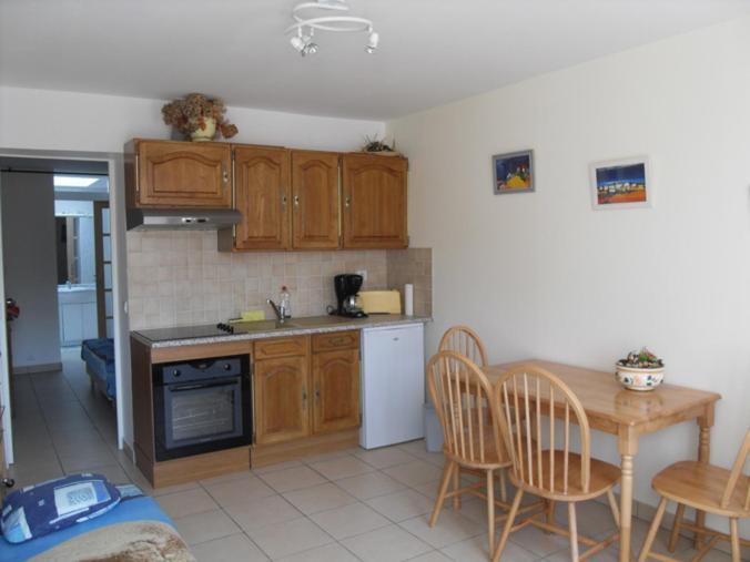 Gites De Mer Port-en-Bessin-Huppain Room photo